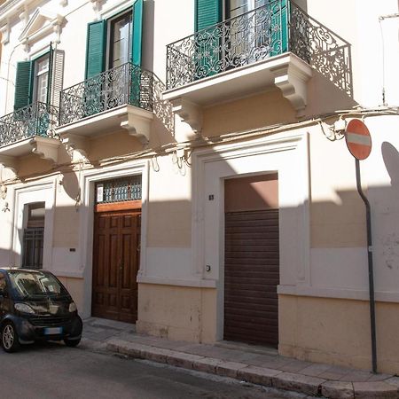 Dimora Apulia Acomodação com café da manhã Brindisi Exterior foto