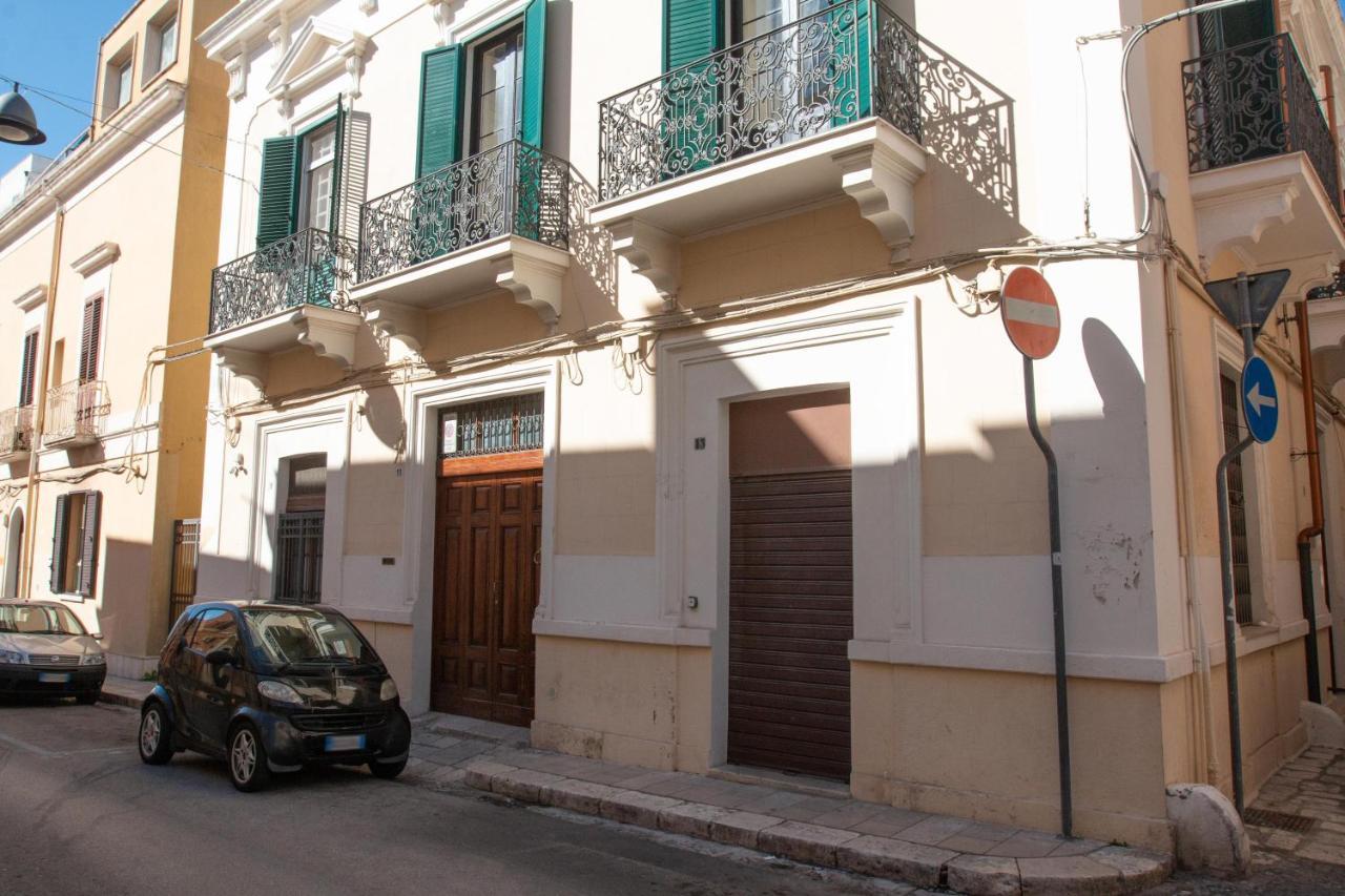 Dimora Apulia Acomodação com café da manhã Brindisi Exterior foto