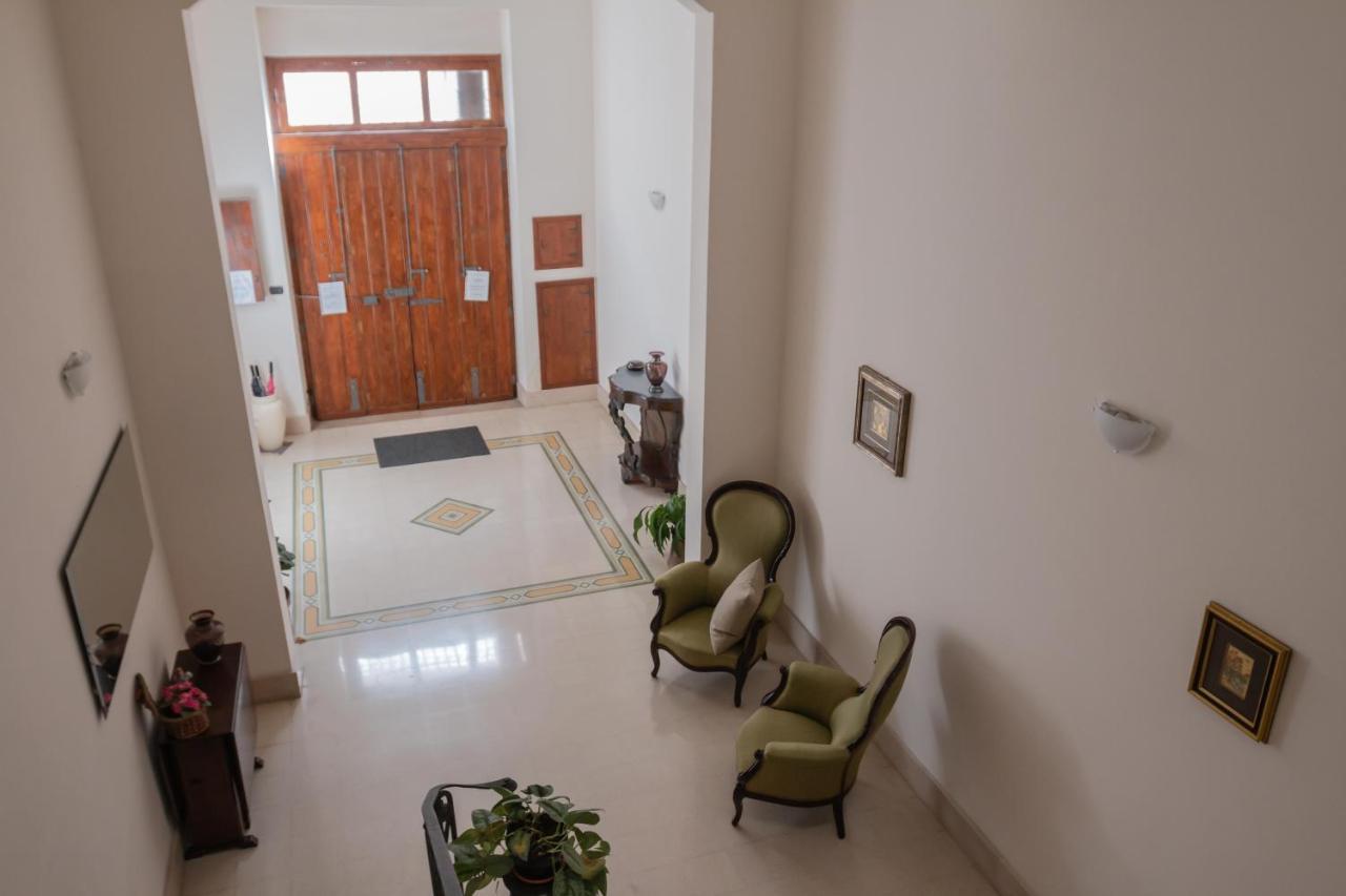 Dimora Apulia Acomodação com café da manhã Brindisi Exterior foto